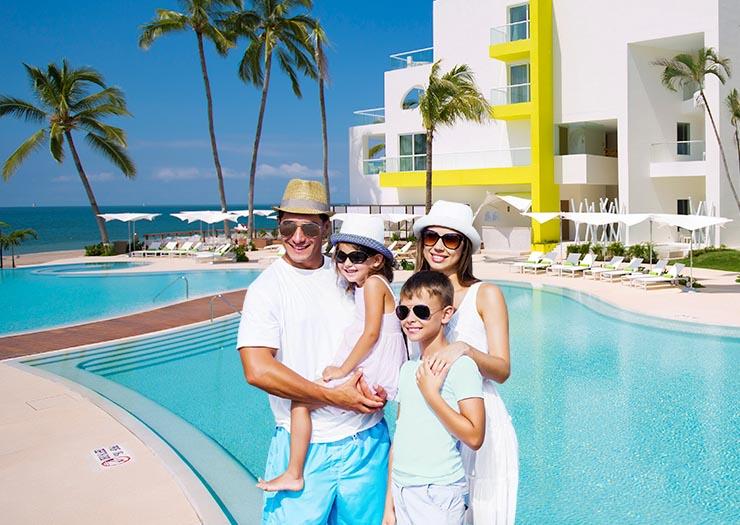 ¡EL INVIERNO SE DISFRUTA MÁS VIAJANDO! Krystal Grand® Nuevo Vallarta ¡EL INVIERNO SE DISFRUTA MÁS VIAJANDO! Krystal Grand® Nuevo Vallarta