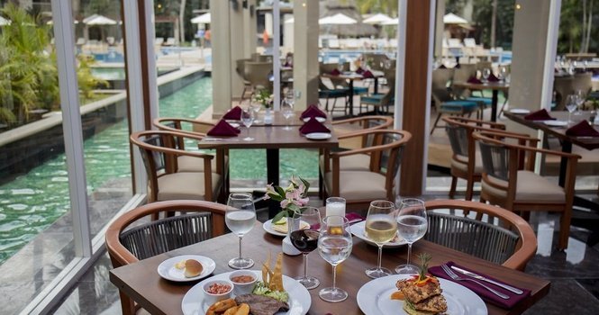 Grand View Cafe Y Las Princesas