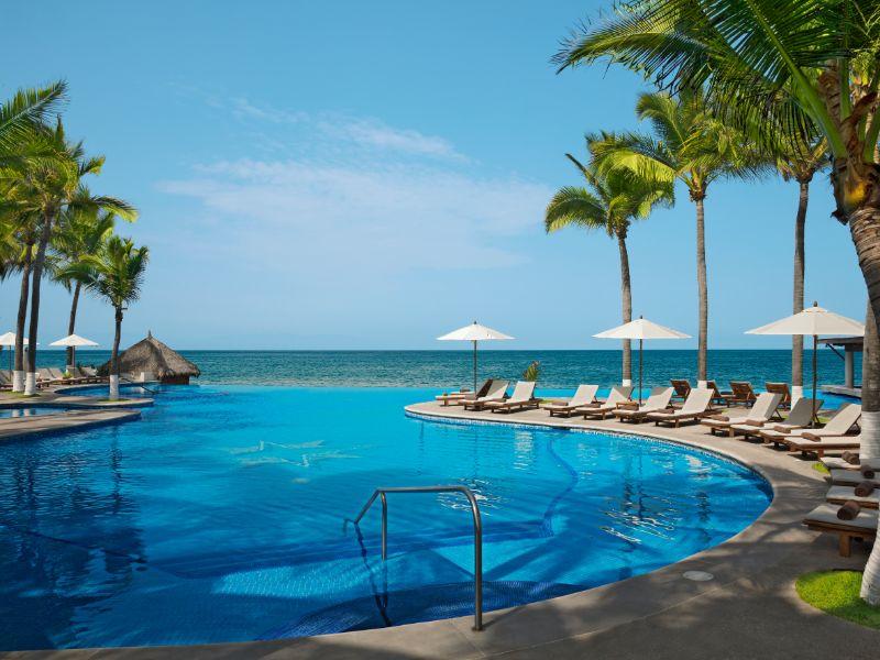 Piscinas  Krystal Grand® Nuevo Vallarta Piscinas  Krystal Grand® Nuevo Vallarta