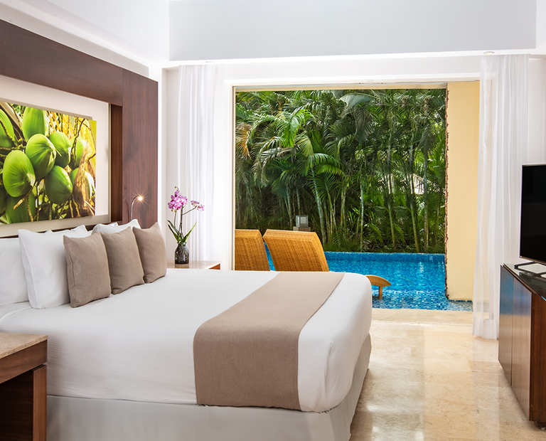 Altitude Club Junior Suite Swim Out Krystal Grand® Nuevo Vallarta Altitude Club Junior Suite Swim Out Krystal Grand® Nuevo Vallarta